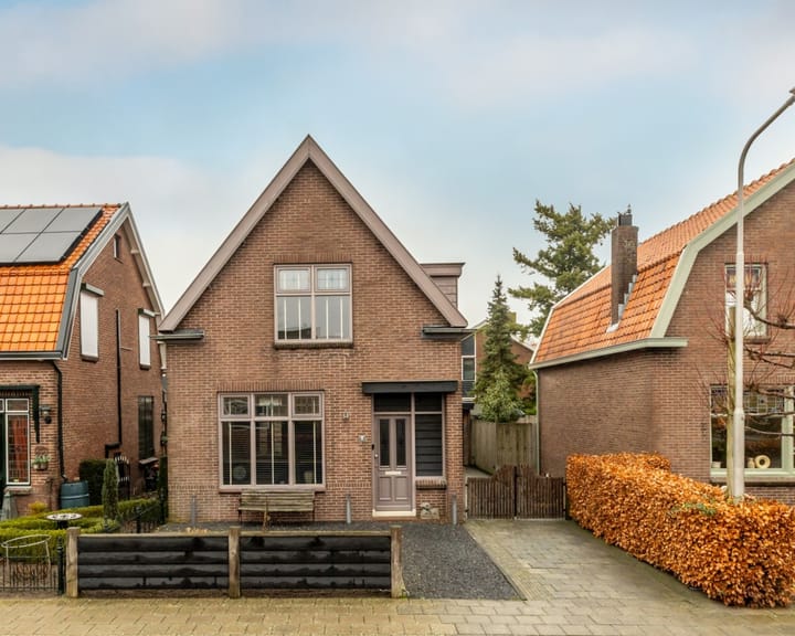 Photo 2 of Badhuisstraat 12