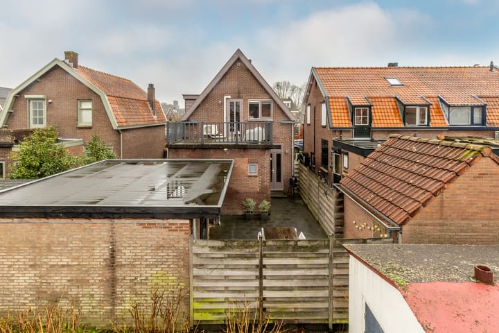 Photo 3 of Badhuisstraat 12