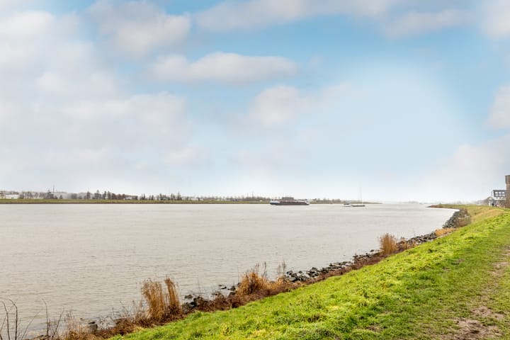 Photo 6 of Badhuisstraat 12