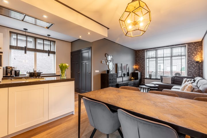 Photo 15 of Badhuisstraat 12