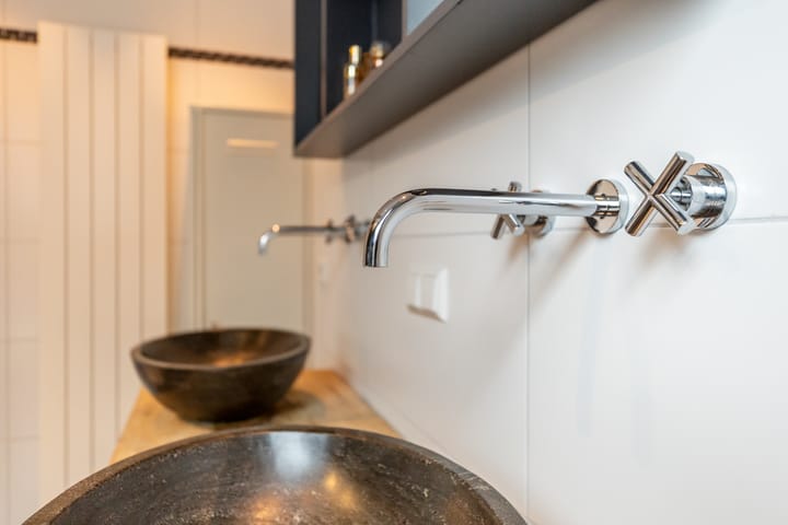 Photo 32 of Badhuisstraat 12