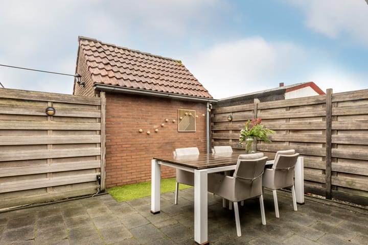 Photo 42 of Badhuisstraat 12