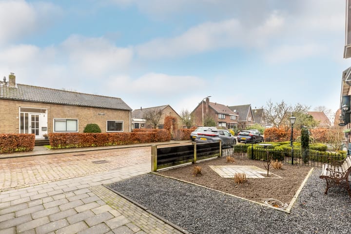 Photo 46 of Badhuisstraat 12