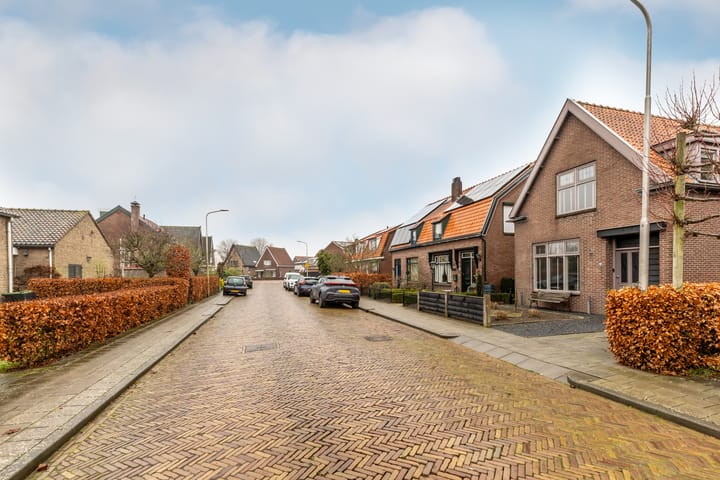Photo 47 of Badhuisstraat 12