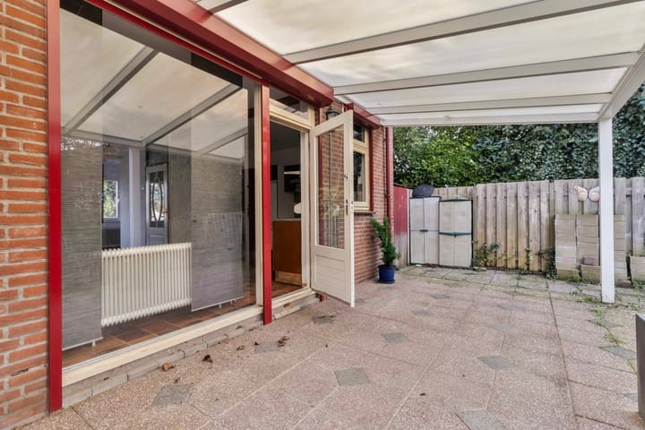 Photo 8 of Adriaen Brouwerstraat 3