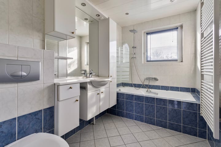 Photo 12 of Adriaen Brouwerstraat 3