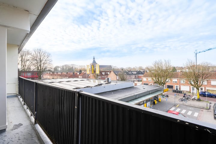 Foto 28 van Bart van Peltplein 25