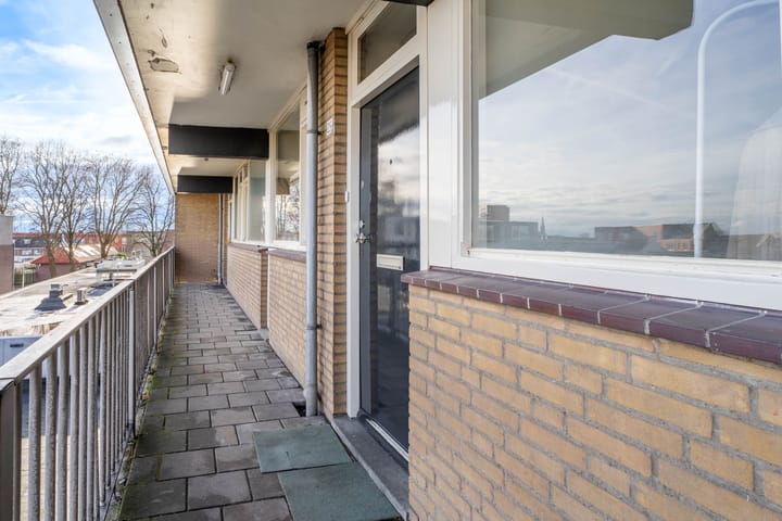 Foto 30 van Bart van Peltplein 25