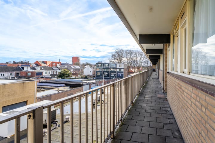 Foto 31 van Bart van Peltplein 25