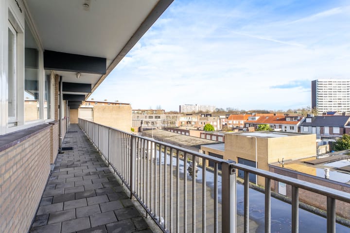 Foto 32 van Bart van Peltplein 25