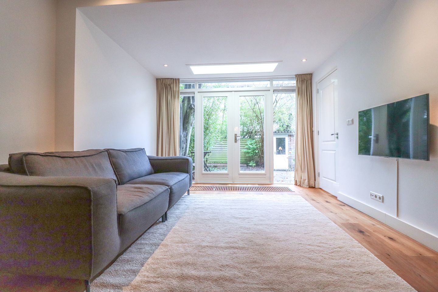 Foto 1 van Leiduinstraat 31-H