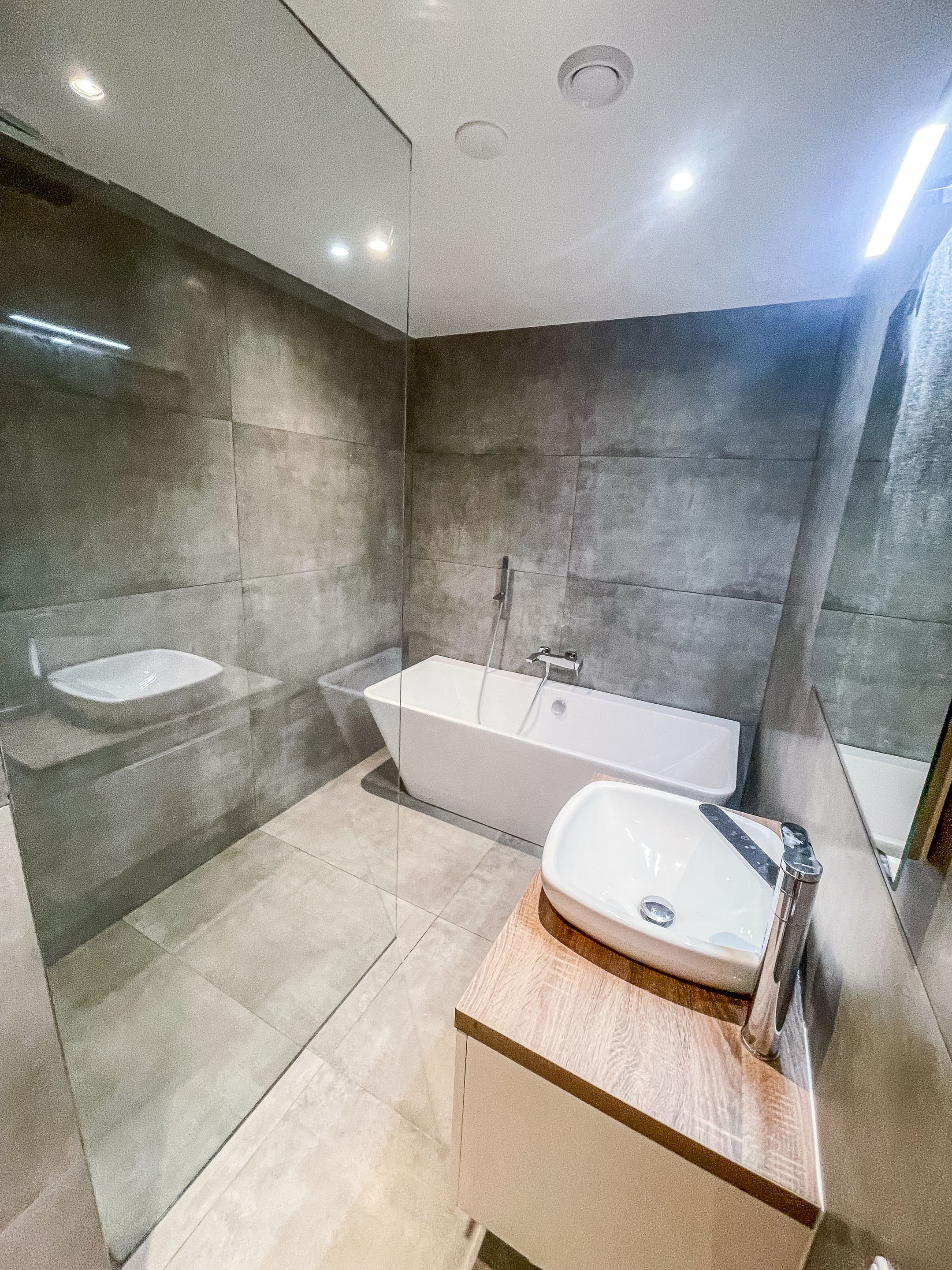 Foto 24 van Leiduinstraat 31-H