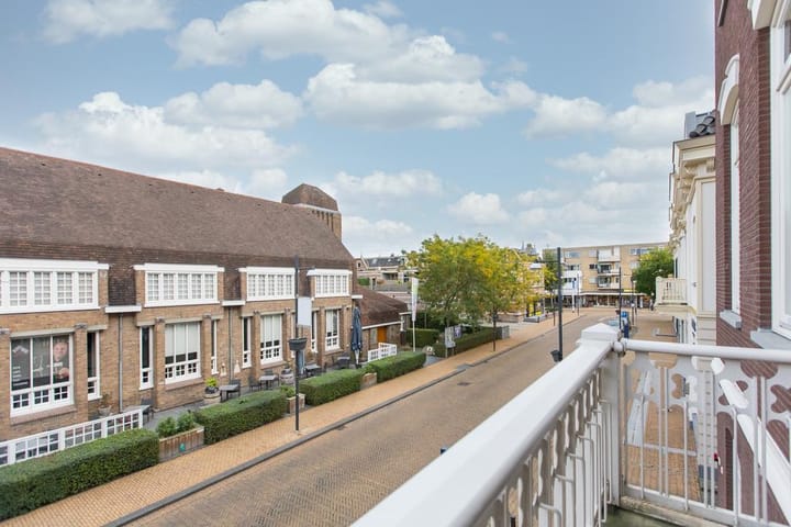 Photo 4 of Burgemeester van Nispenstraat 5-A01