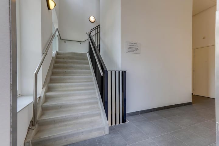 Photo 7 of Burgemeester van Nispenstraat 5-A01