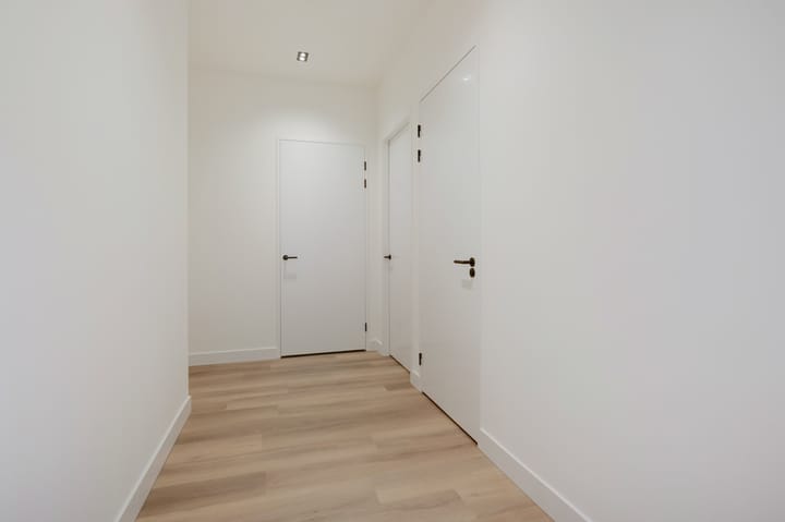 Photo 13 of Burgemeester van Nispenstraat 5-A01