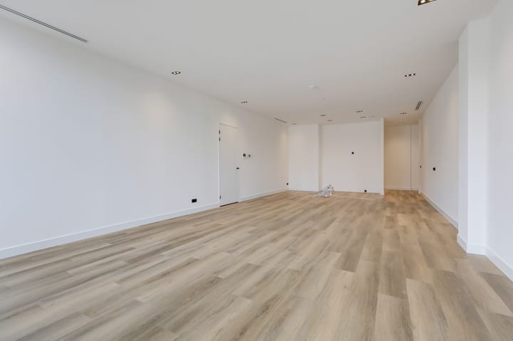 Photo 16 of Burgemeester van Nispenstraat 5-A01