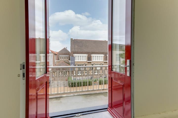 Photo 25 of Burgemeester van Nispenstraat 5-A01