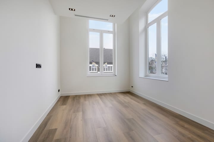 Photo 31 of Burgemeester van Nispenstraat 5-A01