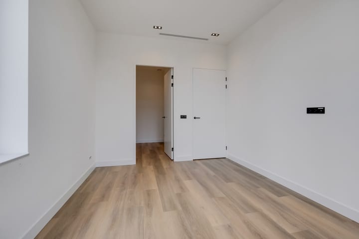 Photo 39 of Burgemeester van Nispenstraat 5-A01