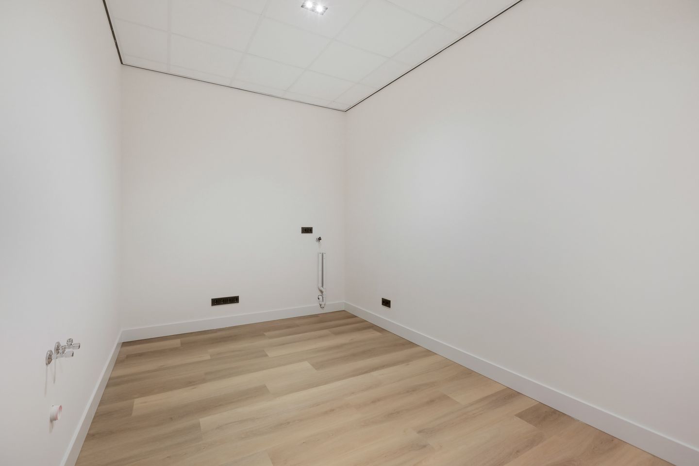 Photo 40 of Burgemeester van Nispenstraat 5-A01