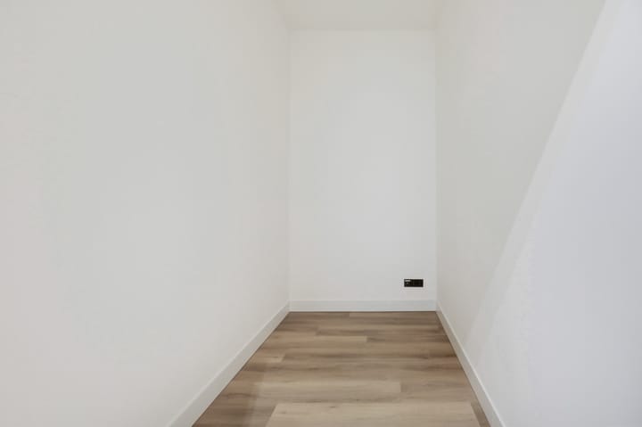 Photo 46 of Burgemeester van Nispenstraat 5-A01