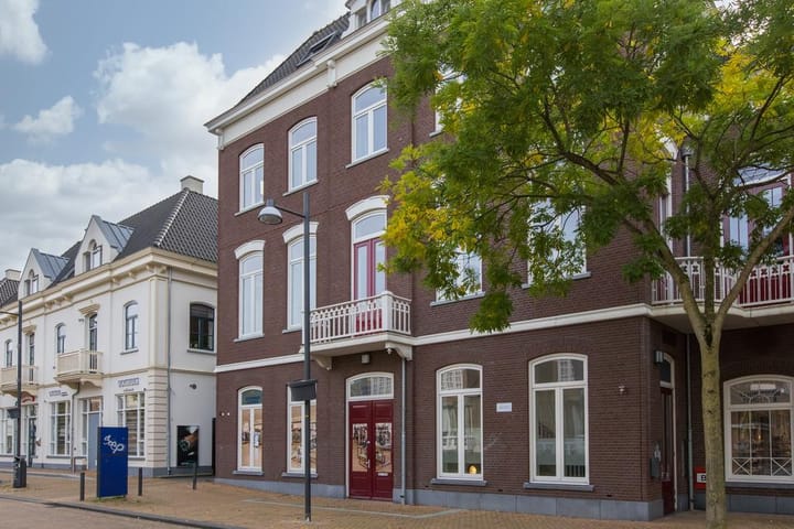 Photo 48 of Burgemeester van Nispenstraat 5-A01