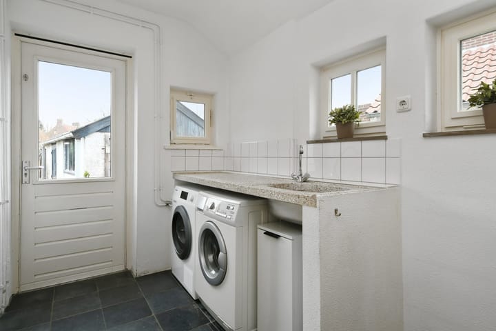 Photo 14 of Beekstraat 49