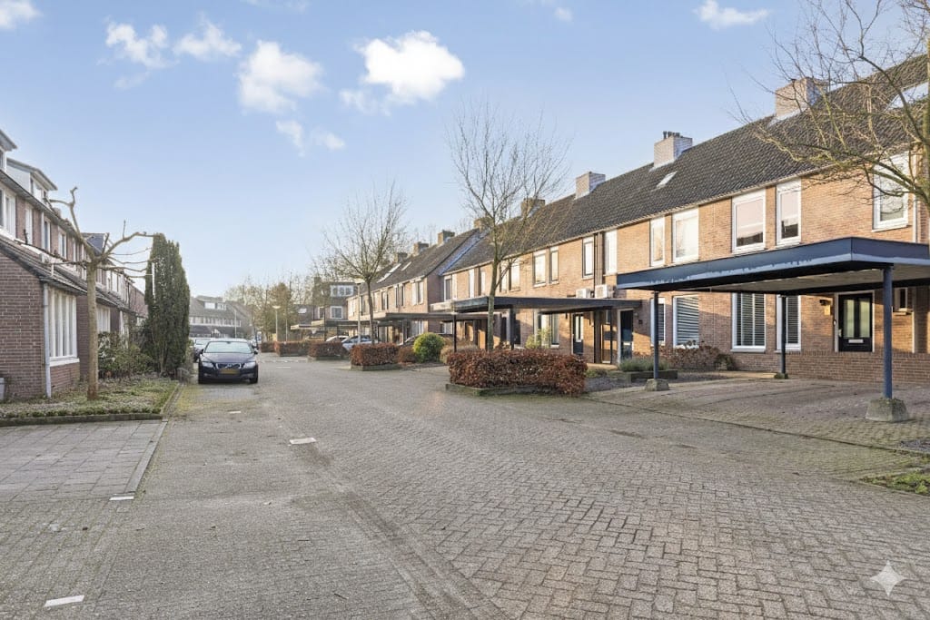 Foto 38 van de Plaatse 24