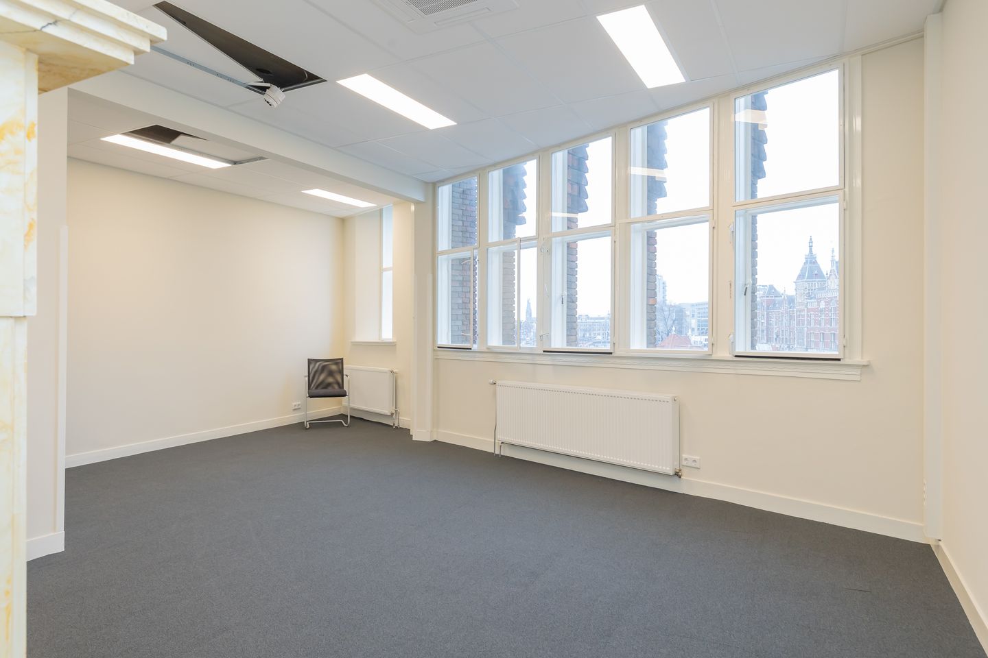 View photo 3 of Prins Hendrikkade 84