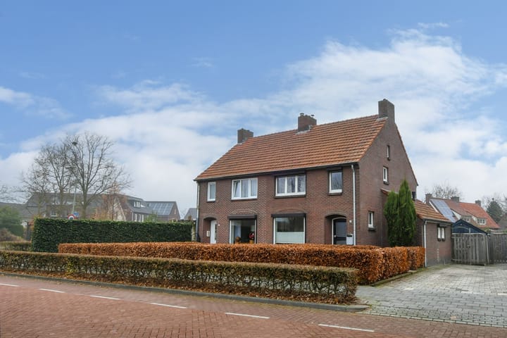 Photo 32 of Beekstraat 49