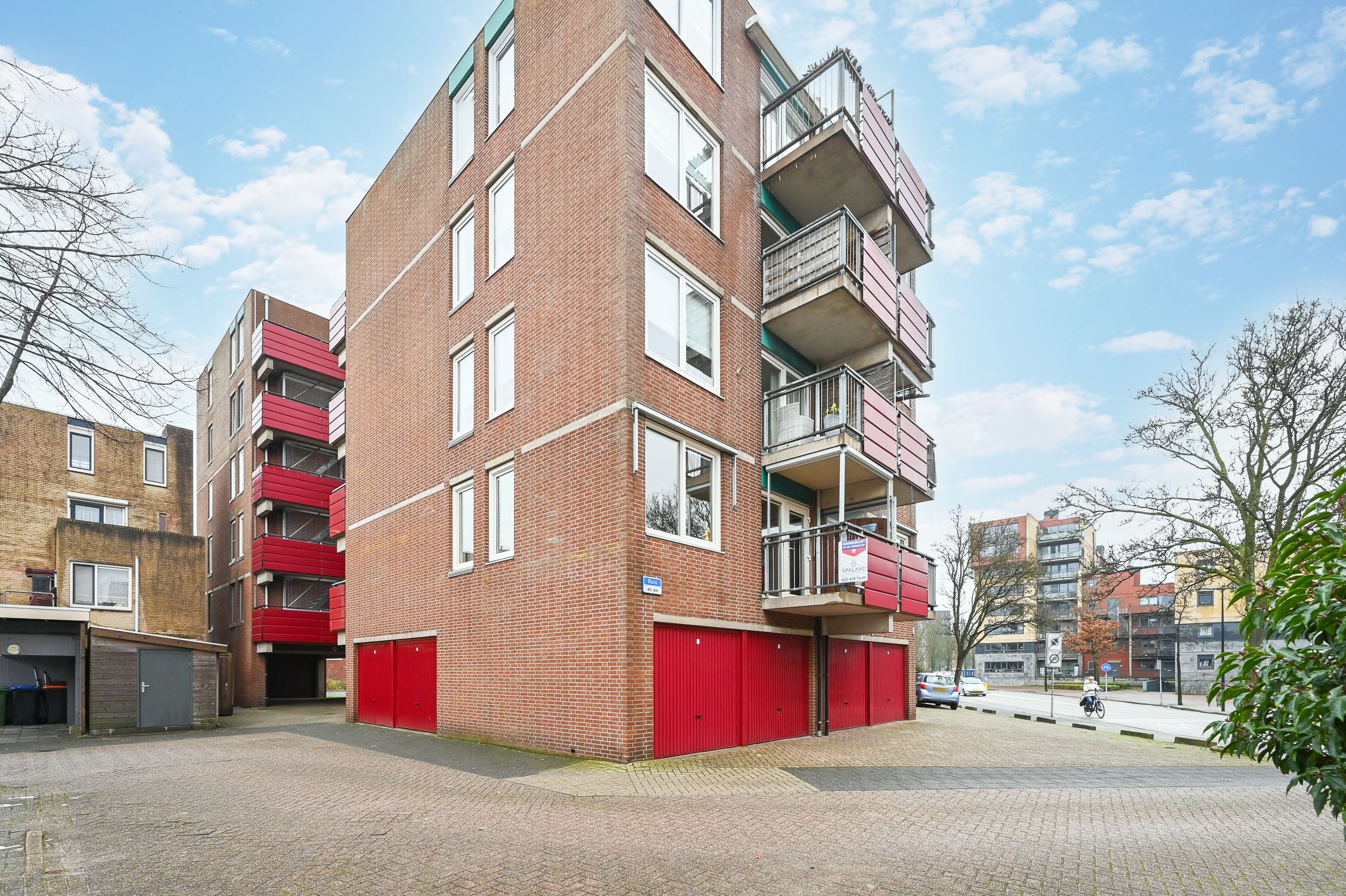 Buying a house in The Netherlands., Buis 89