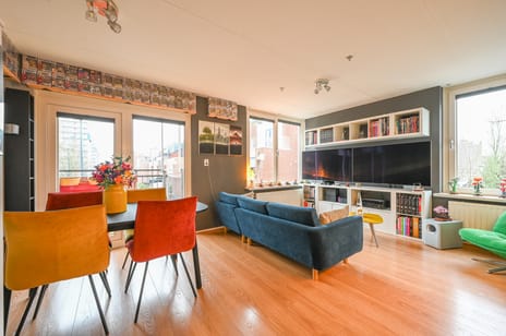 Buis 89 secondary image