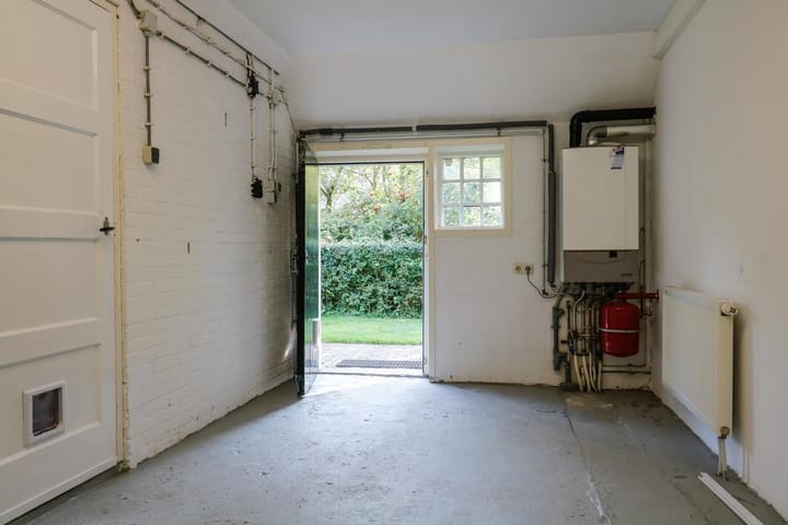 Photo 35 of It West 29