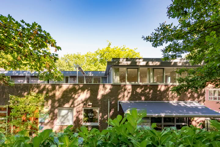 Photo 1 of Van Limburg Stirumlaan 3