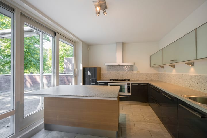 Photo 21 of Van Limburg Stirumlaan 3