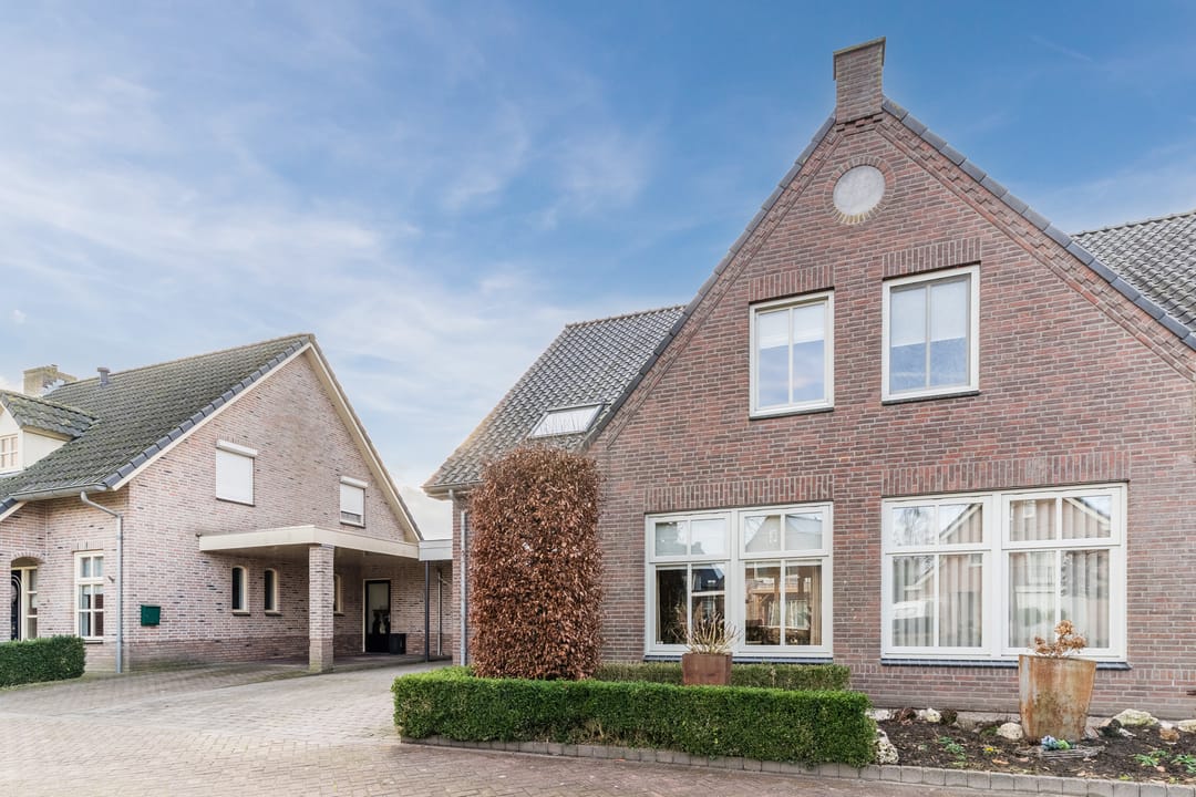 Photo 2 of D'n Dries 3