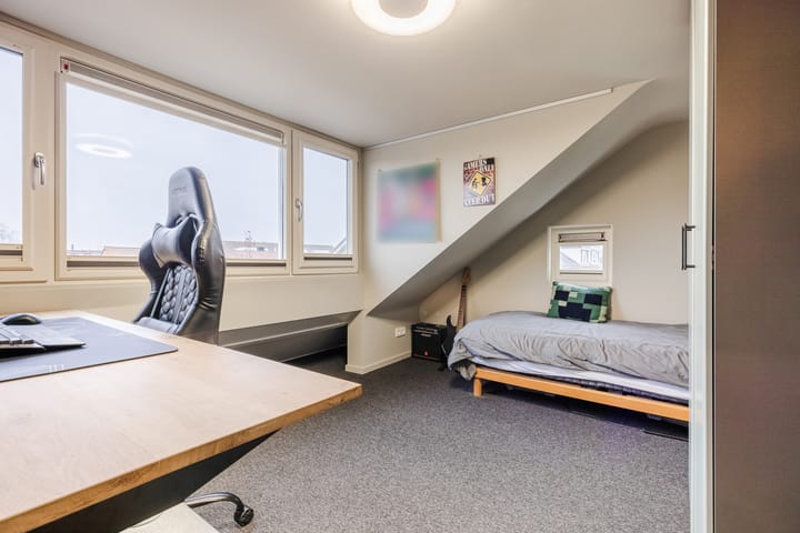 Foto 34 van Julianalaan 80