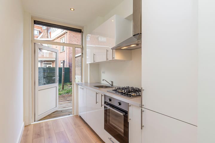 Photo 6 of Reinwardtstraat 13