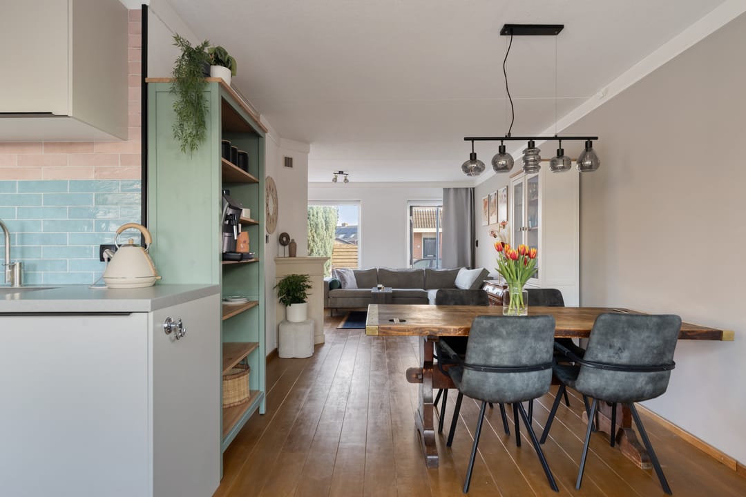 Photo 11 of Haringvlietstraat 19