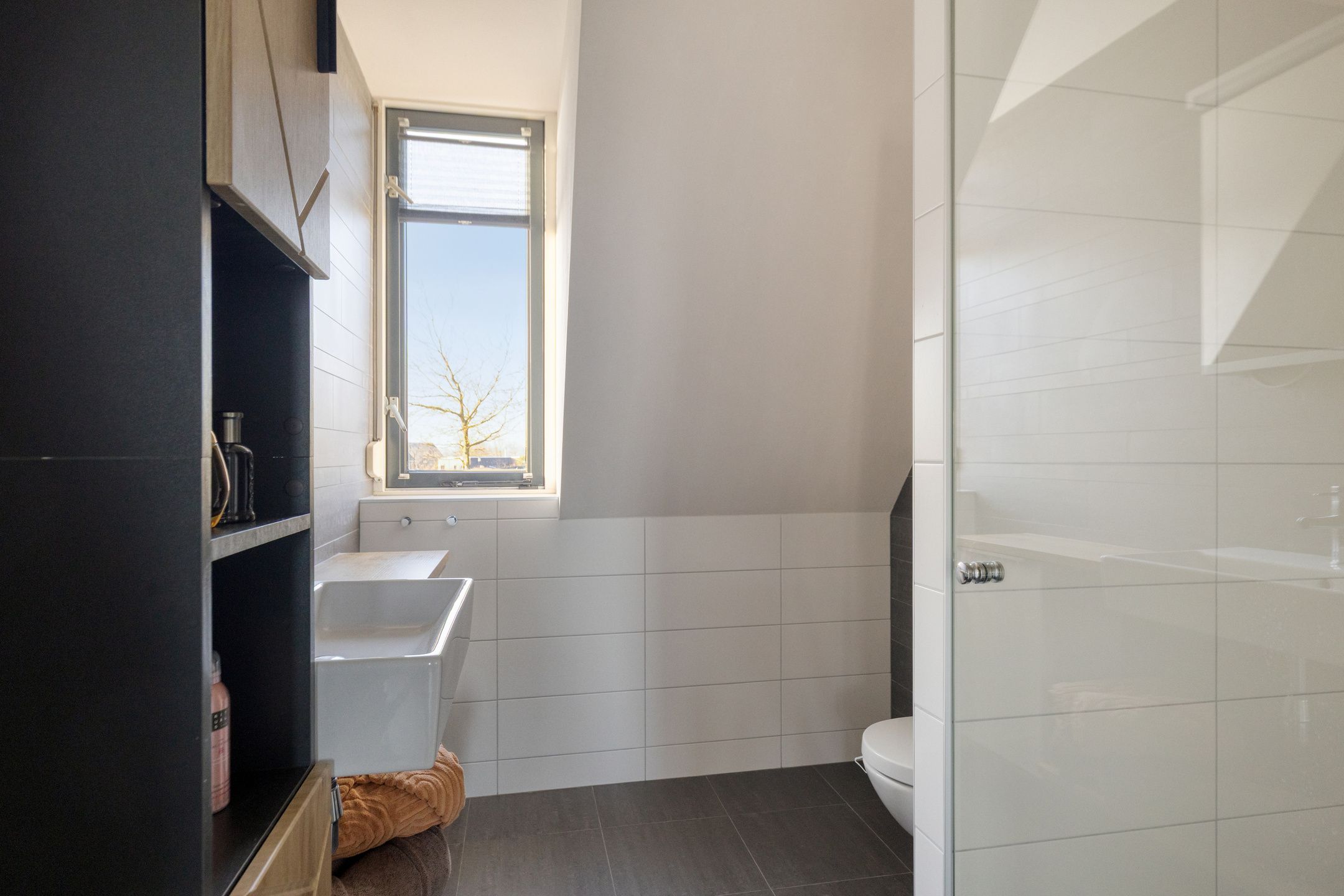 Photo 21 of Haringvlietstraat 19