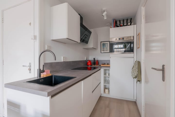 Photo 9 of Jacob van Lennepstraat 56-2A