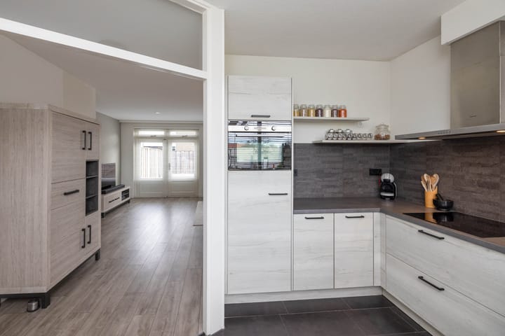 Photo 7 of Carl Muckstraat 8