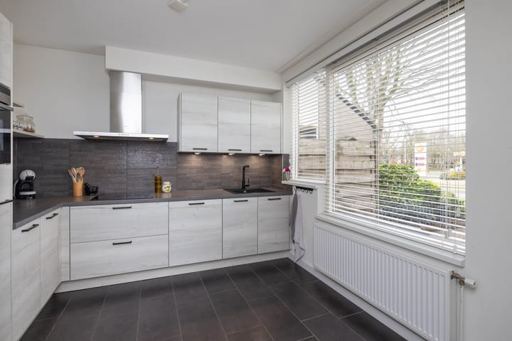 Photo 9 of Carl Muckstraat 8