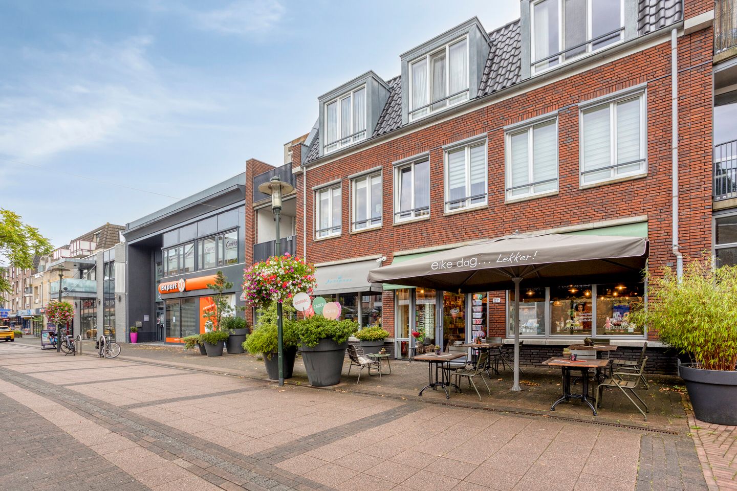 View photo 2 of Julianaplein 107-a