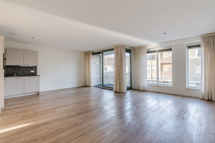 Photo 8 of Nieuwendijk 23-F