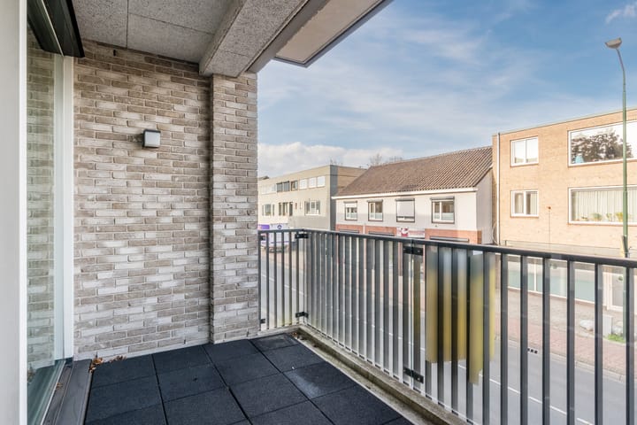 Photo 28 of Nieuwendijk 23-F