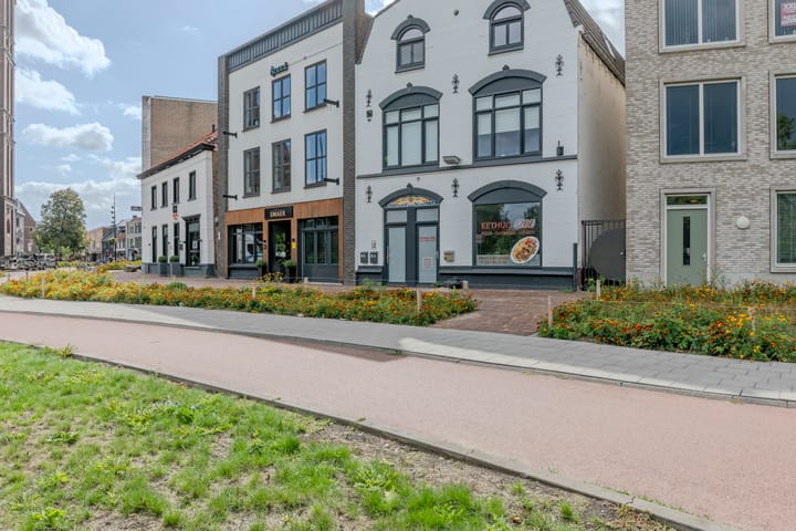 Photo 41 of Nieuwendijk 23-F