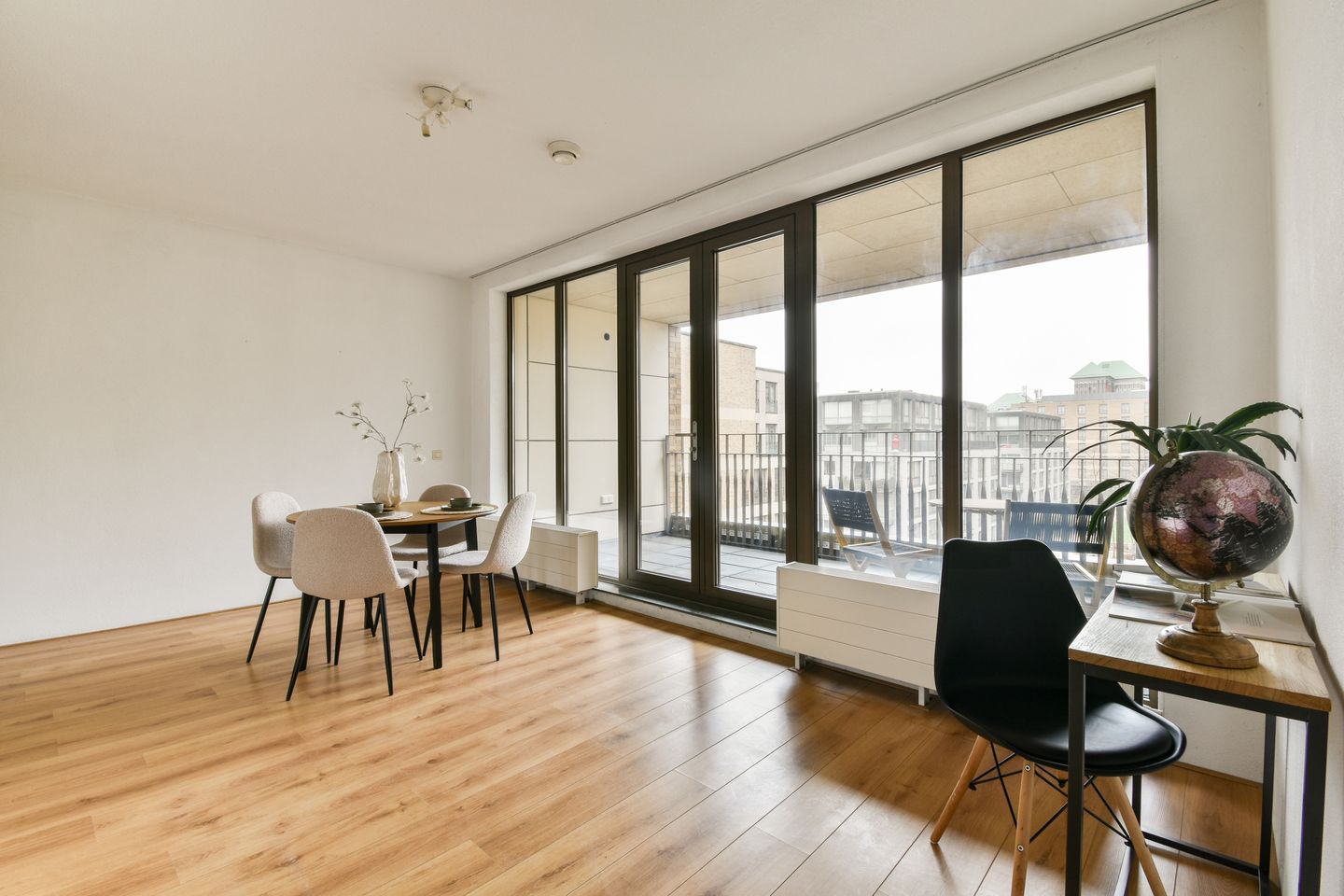 Foto 10 van Titus van Rijnstraat 150