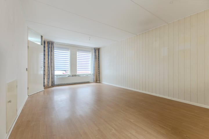 Photo 3 of Zuiderstraat 34-A