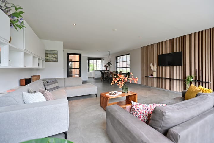 Photo 8 of Harmsen van der Beeklaan 4